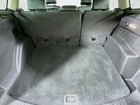 Used 2017 Ford Escape Titanium image 29