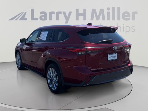 Used 2023 Toyota Highlander Limited AWD/4WD image 3