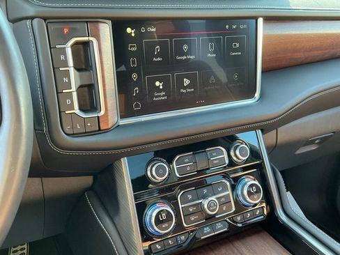 Used 2024 GMC Yukon Denali Ultimate image 40