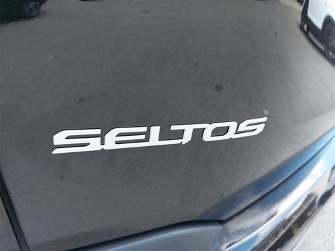 Certified 2025 Kia Seltos SX w/ SX Sunroof Package image 41