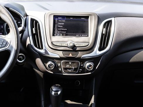 Used 2021 Chevrolet Equinox LT image 4