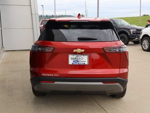 Used 2026 Chevrolet Equinox LT AWD/4WD image 4