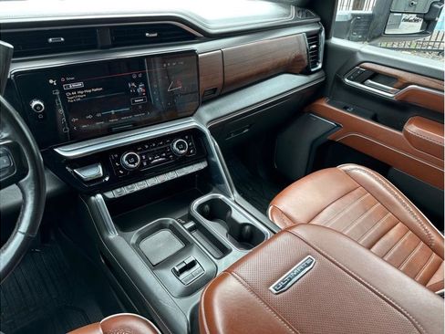 Used 2024 GMC Sierra 2500 Denali Ultimate w/ Max Trailering Package image 18