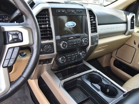 Used 2019 Ford F250 Lariat w/ Lariat Ultimate Package AWD/4WD image 9