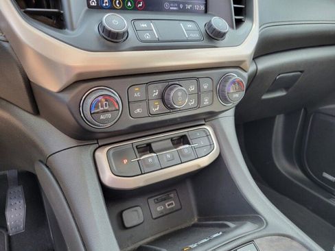 Used 2023 GMC Acadia Denali w/ Denali Ultimate Package image 21