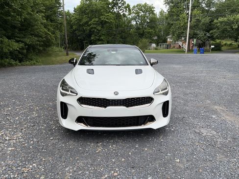 Used 2019 Kia Stinger GT1 AWD/4WD image 2