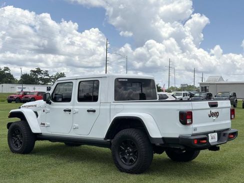 Used 2022 Jeep Gladiator Mojave w/ Cold Weather Group AWD/4WD image 9