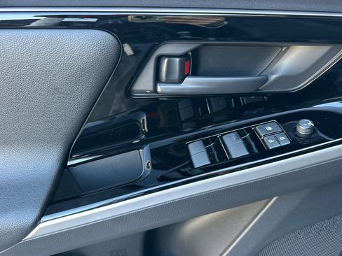 Used 2025 Toyota bZ4X AWD image 11