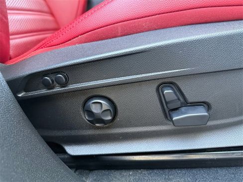 Used 2022 Alfa Romeo Stelvio Veloce image 25