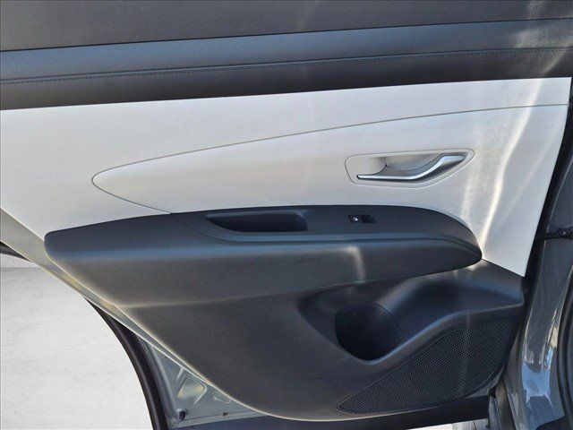 Certified 2025 Hyundai Tucson SE FWD image 30