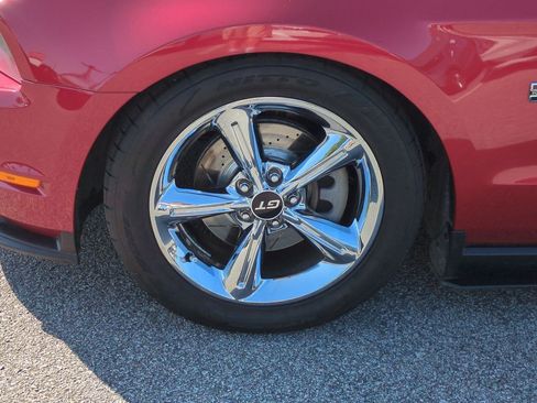 Used 2010 Ford Mustang GT Premium RWD image 11