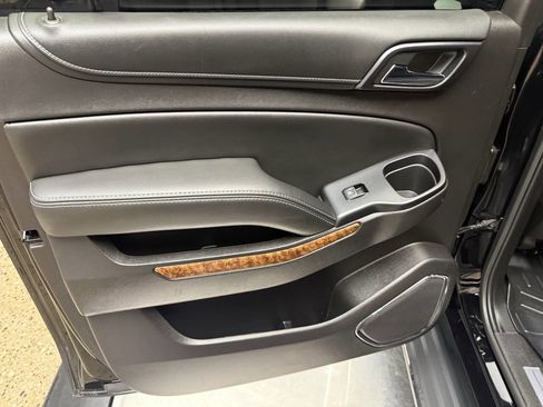 Used 2016 Chevrolet Suburban LTZ image 22