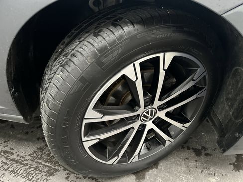 Used 2024 Volkswagen Jetta Sport image 11