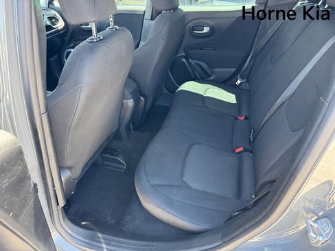 Used 2019 Jeep Renegade Sport FWD image 10