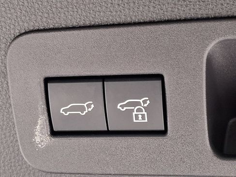 Used 2025 Lexus LX 600 4WD w/ Accessory Package (2T) image 30