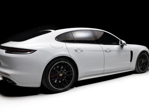 Used 2020 Porsche Panamera GTS w/ Premium Package Plus image 4