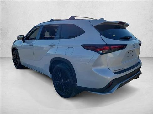 Used 2024 Toyota Highlander XSE image 7