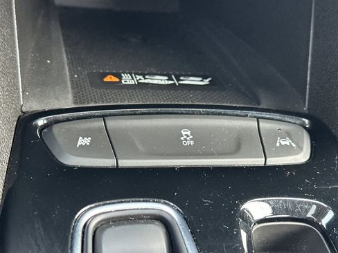 Used 2022 Chevrolet Bolt EUV Premier w/ Sun & Sound Package image 31