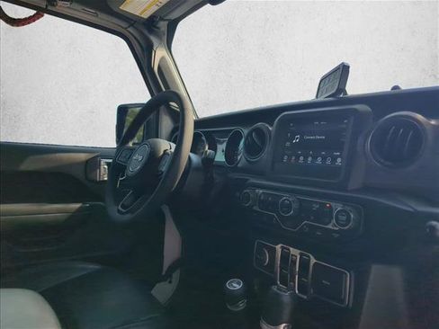 Used 2023 Jeep Gladiator Sport AWD/4WD image 27