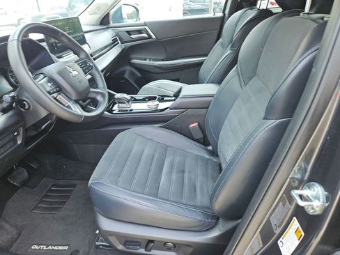 Used 2025 Mitsubishi Outlander SE AWD/4WD image 11