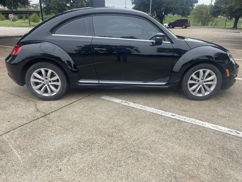 Used 2013 Volkswagen Beetle TDI image 4