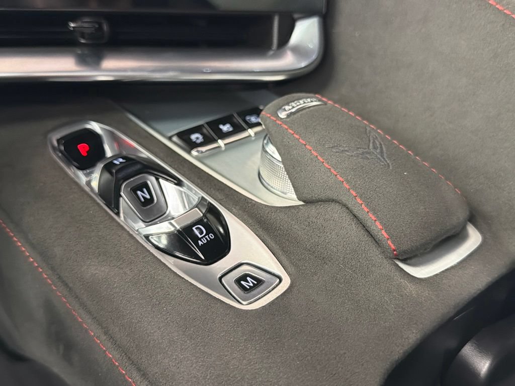 Used 2021 Chevrolet Corvette Stingray Premium Cpe w/ Z51 Performance Package RWD image 31