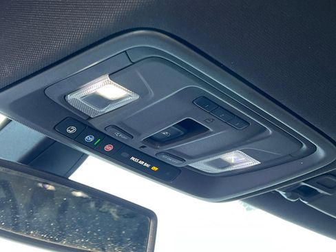 Used 2020 GMC Sierra 1500 SLE w/ SLE Value Package image 21