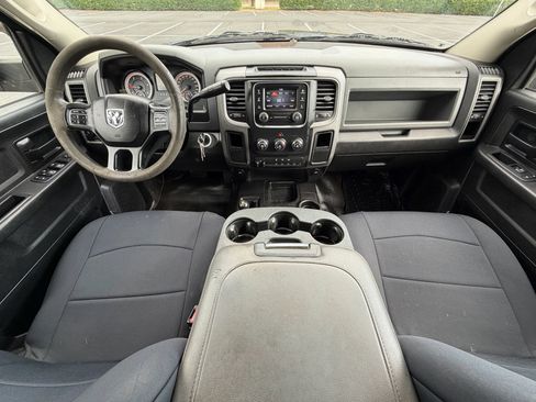 Used 2018 RAM 3500 Tradesman w/ Chrome Appearance Group AWD/4WD image 16