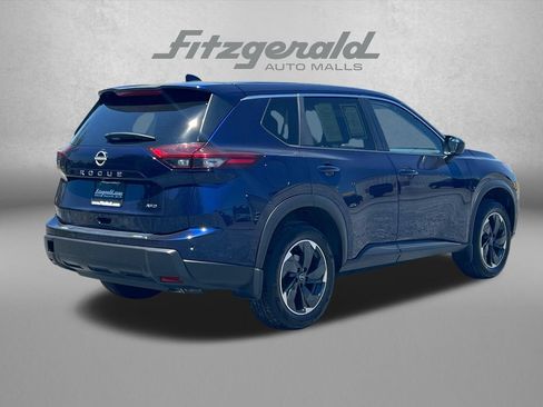 Used 2025 Nissan Rogue SV AWD/4WD image 8