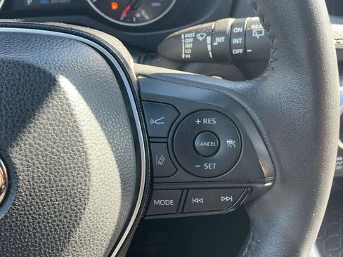 Used 2022 Toyota RAV4 XLE Premium w/ Carpet Mat Package (TMS) image 20