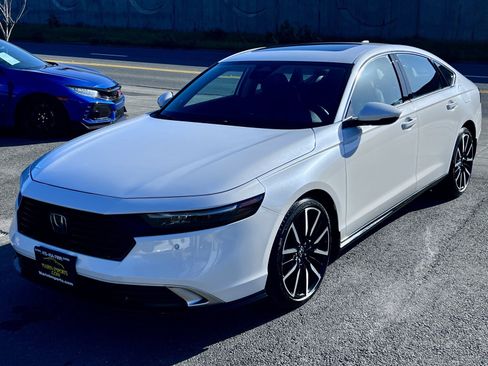 Used 2024 Honda Accord Touring image 10