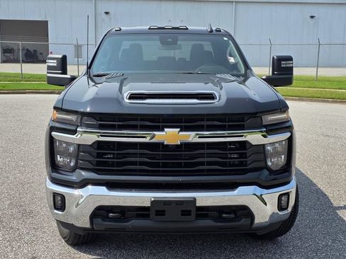 Used 2024 Chevrolet Silverado 3500 LT w/ Safety Package AWD/4WD image 2