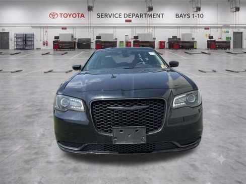 Used 2023 Chrysler 300 Touring w/ Sport Appearance Package AWD/4WD image 3