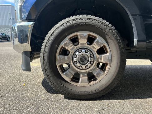 Used 2022 Ford F250 XLT w/ XLT Premium Package AWD/4WD image 7