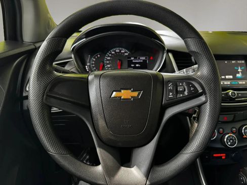 Used 2017 Chevrolet Trax LS FWD image 17