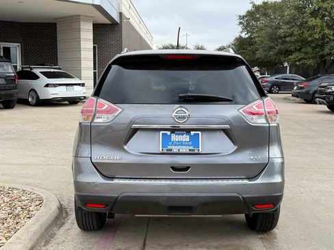 Used 2015 Nissan Rogue SV image 4
