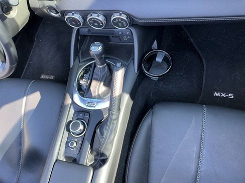 Used 2021 MAZDA MX-5 Miata Grand Touring image 9