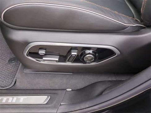 New 2025 Jeep Grand Cherokee Summit w/ Obsidian Package image 18