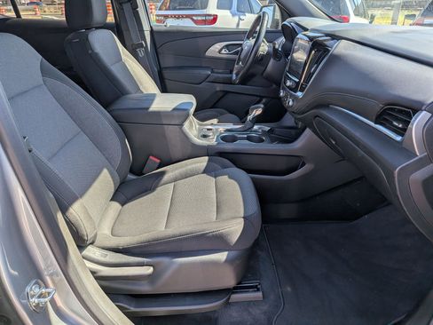 Used 2023 Chevrolet Traverse LT image 39