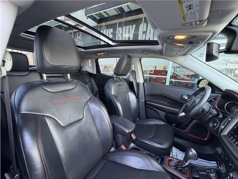 Used 2019 Jeep Compass Trailhawk w/ Leather Interior Group AWD/4WD image 31