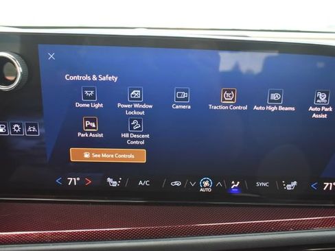 Used 2024 Chevrolet Traverse Z71 w/ Enhanced Driving Package AWD/4WD image 26