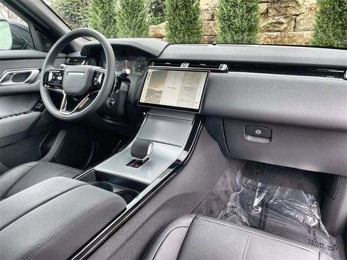 Used 2025 Land Rover Range Rover Velar S image 14