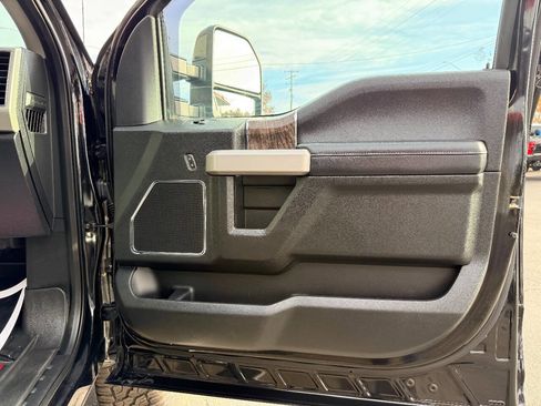 Used 2019 Ford F450 Lariat w/ Lariat Ultimate Package image 35