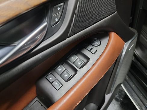 Used 2019 Cadillac Escalade Luxury w/ LPO, Radiant Package image 14