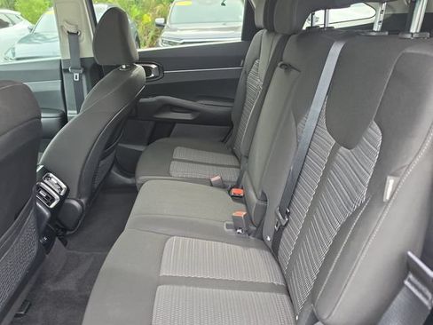 Certified 2024 Kia Sorento LX FWD image 11