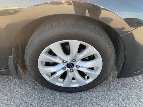 Used 2015 Subaru Legacy 2.5i Premium AWD/4WD image 12