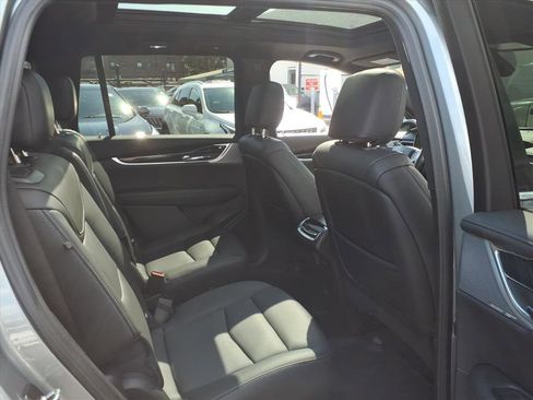 Certified 2024 Cadillac XT6 Premium Luxury w/ LPO, Floor Liner Package image 39