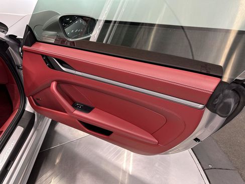 Certified 2025 Porsche 911 Carrera RWD image 37