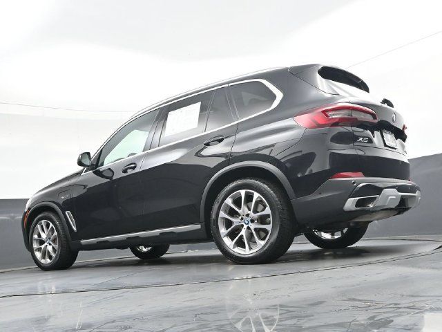Used 2022 BMW X5 xDrive45e w/ Executive Package AWD/4WD image 41