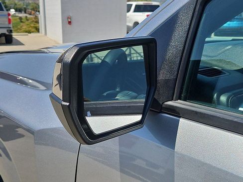 Used 2024 Chevrolet Colorado LT RWD image 19